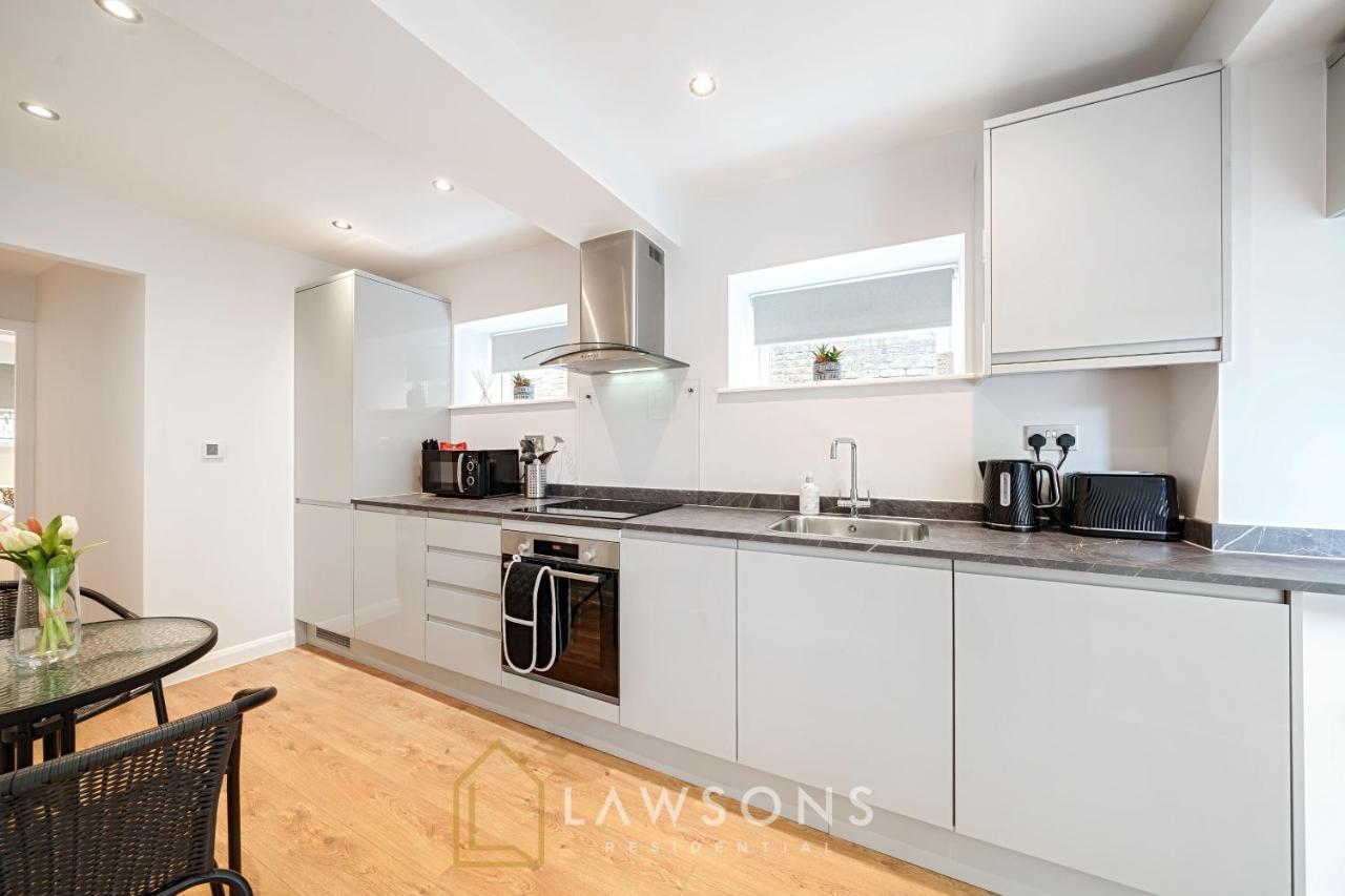 Stylish Living By Lawsons - 3 En Suites 윈저 외부 사진
